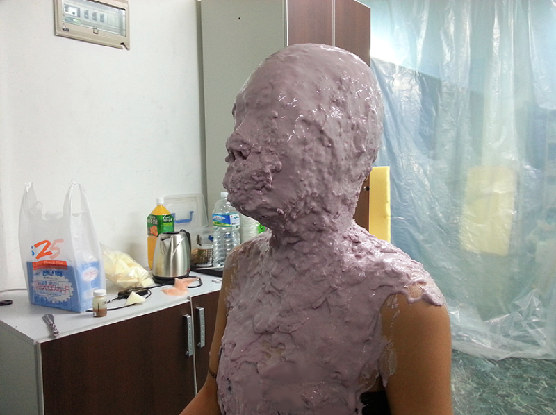 Illustration for article titled How To Make Incredible StarCraft CosplayÂ